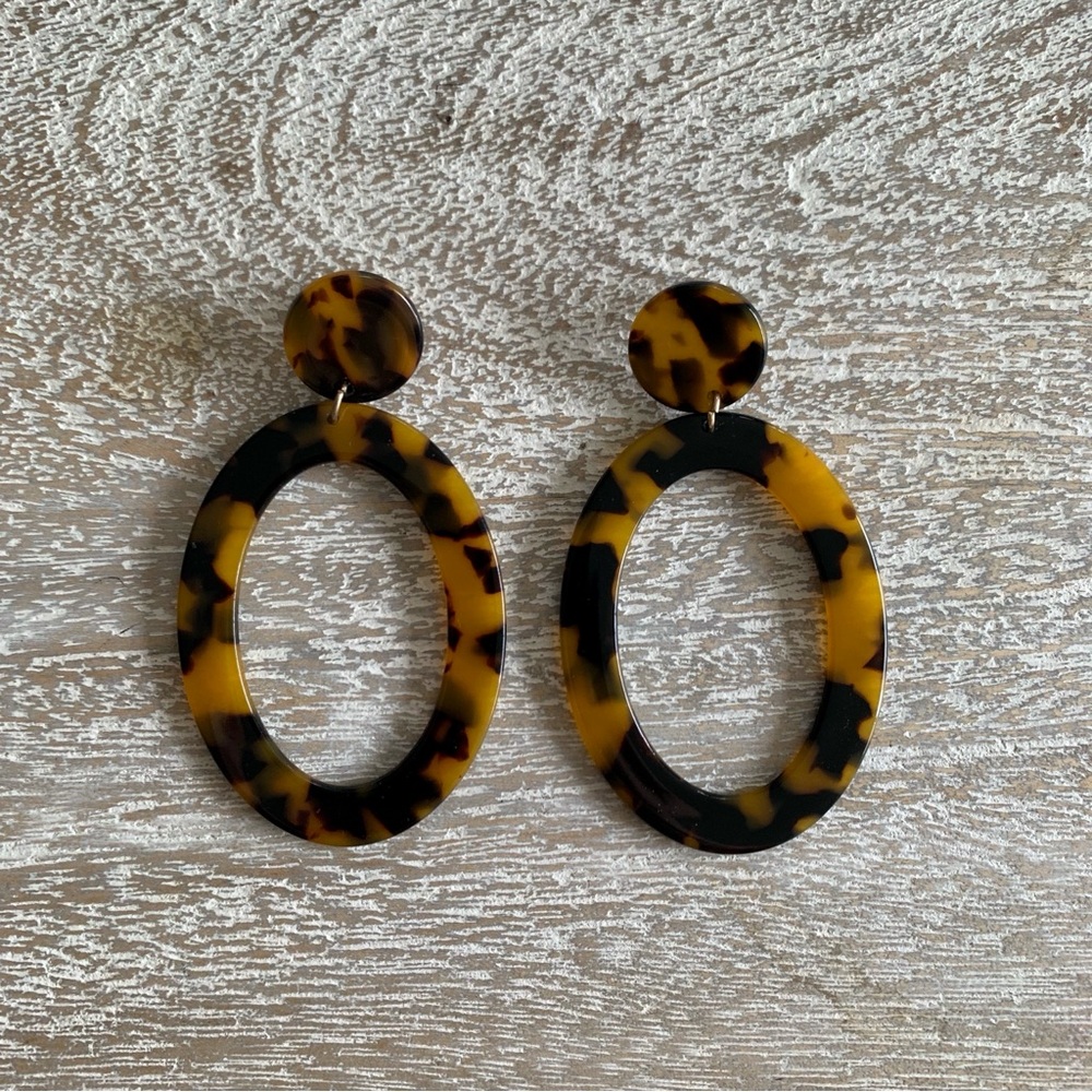 Tortoise Shell Oval Statement Earrings - image 1